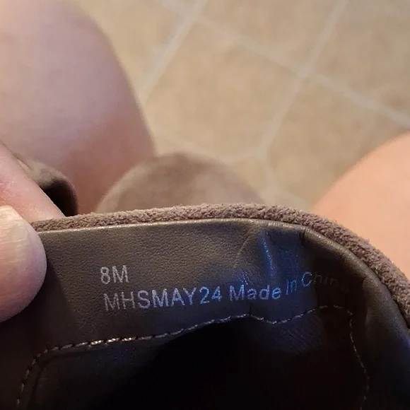 Kenneth Cole Womens Brown Suede Shoes - Picture 6 of 6